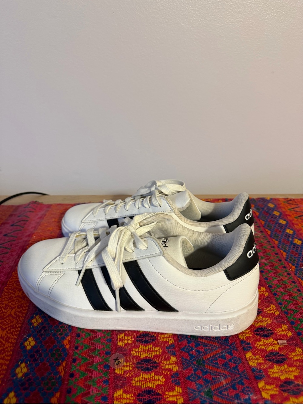 adidas women’s White Sneakers with Black Stripes Size 8